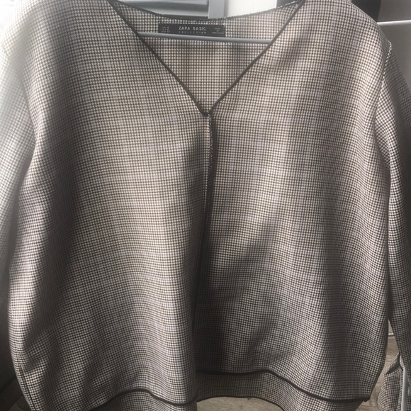 Zara loose fitting blouse with wrist tie - Picture 2 of 8